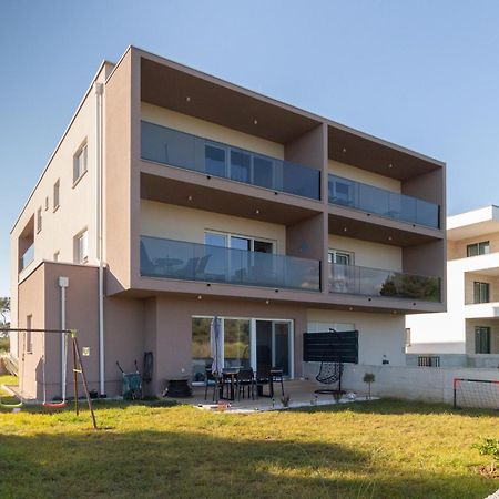 Modern And Spacious Apartment Helena Near The Beach Privlaka  Exterior foto